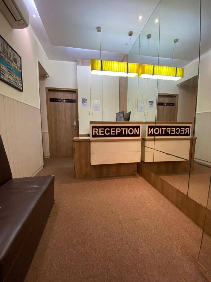 Hotel Airport Prime -Near Mumbai International Airport Andheri East מראה חיצוני תמונה