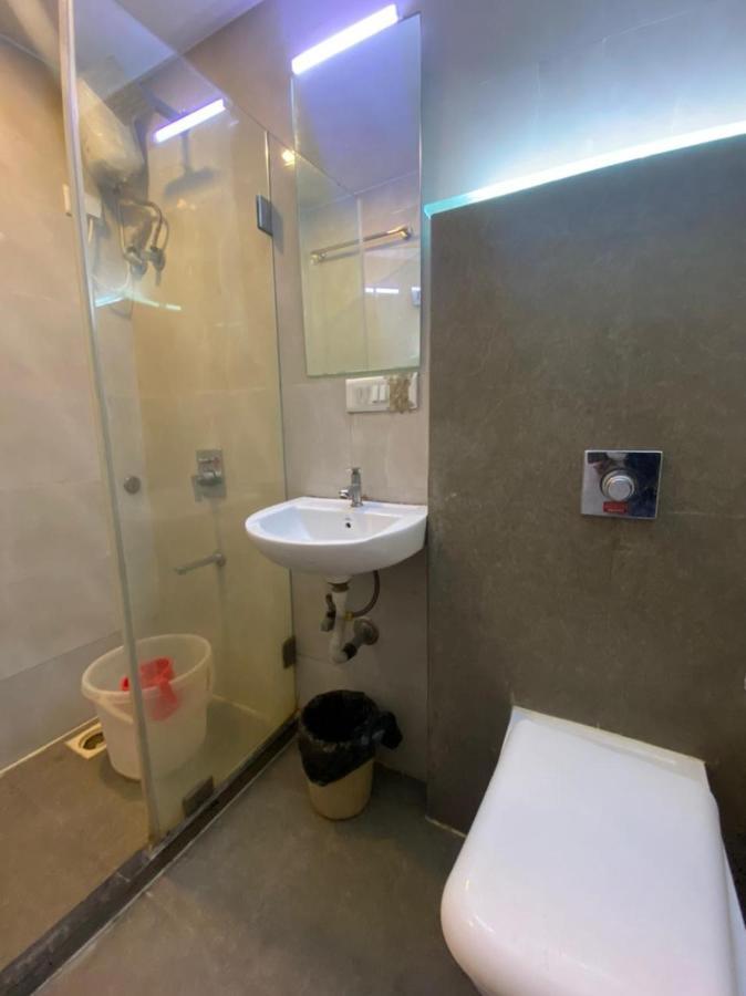 Hotel Airport Prime -Near Mumbai International Airport Andheri East מראה חיצוני תמונה