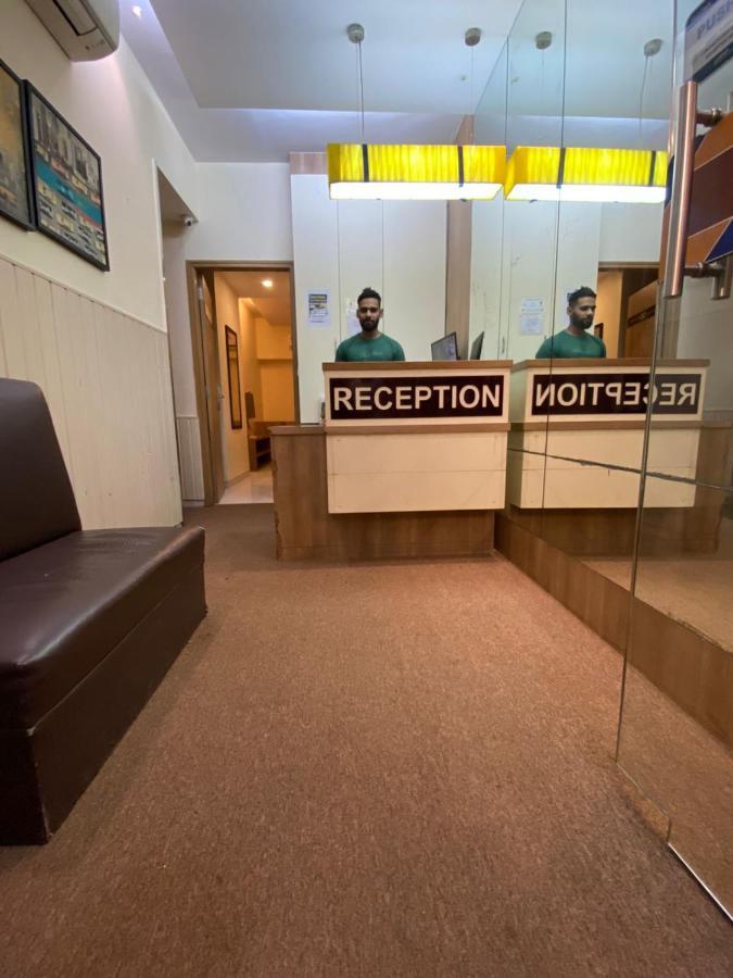 Hotel Airport Prime -Near Mumbai International Airport Andheri East מראה חיצוני תמונה